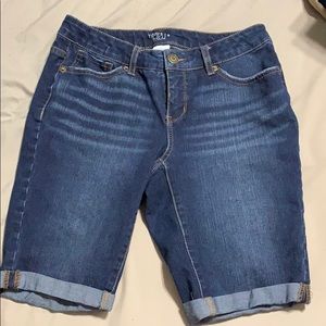 bramuda shorts excellent condition worn twice.